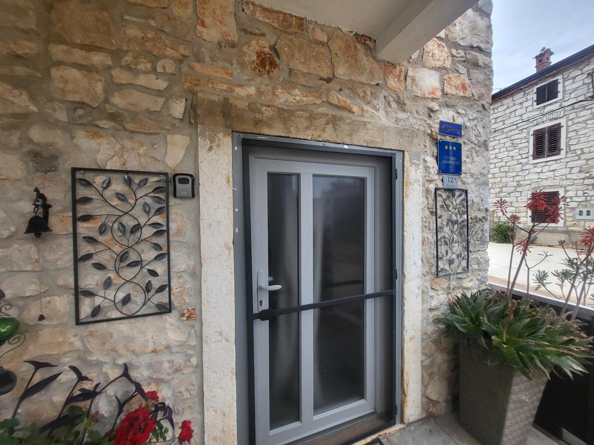 Villa Amore Radini Istrian Romantic Studio With Private Parking And Terrace Brtonigla Exteriér fotografie