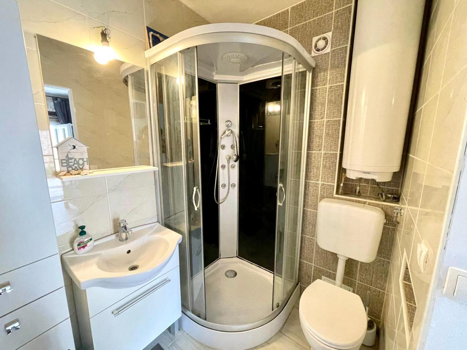 Villa Amore Radini Istrian Romantic Studio With Private Parking And Terrace Brtonigla Exteriér fotografie